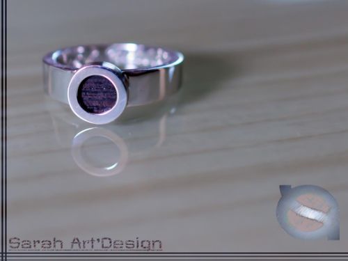 bague or blanc bois ébène